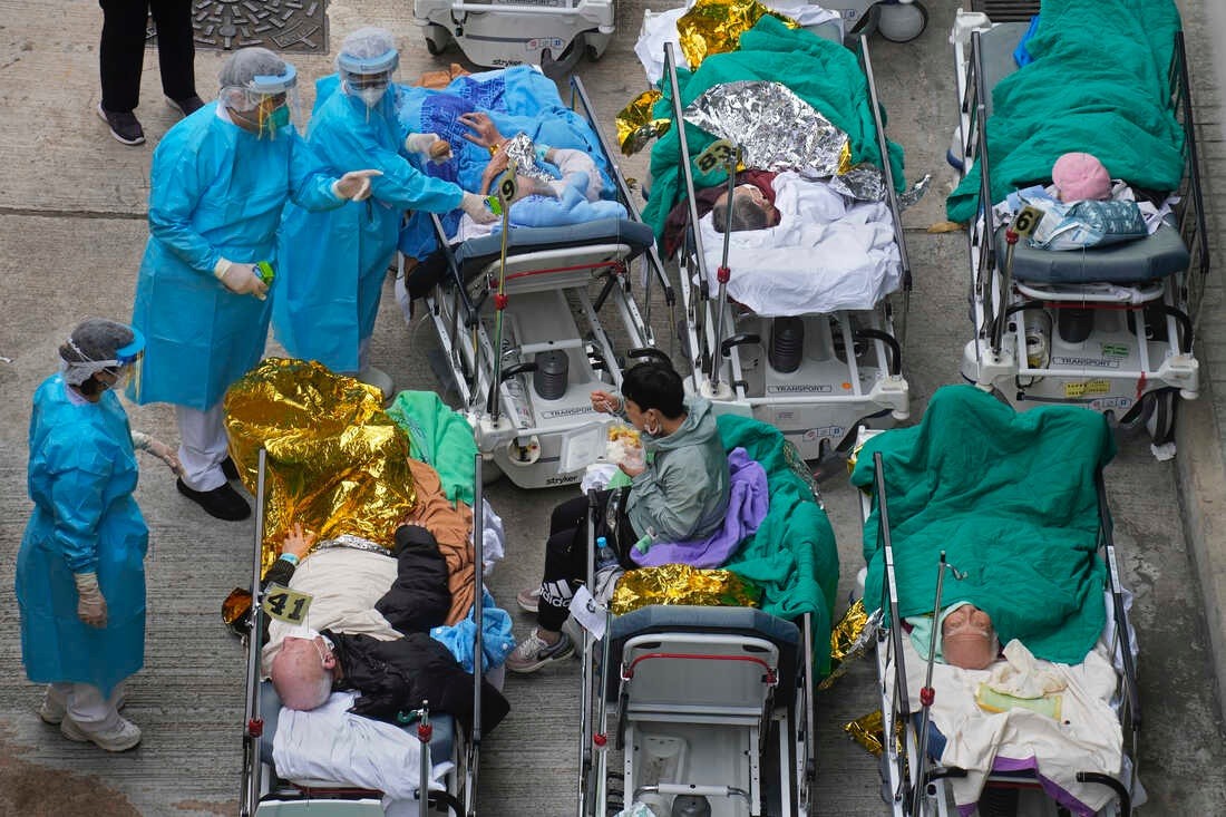 Hong Kong residents fear lockdown, as daily Covid-19 cases approach 35,000