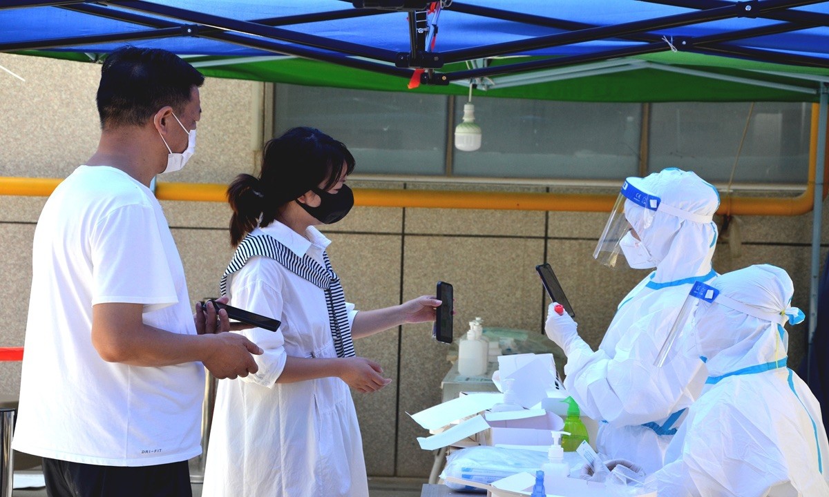 Covid-19 hotspots move inland; PCR testing continues in Shanghai and Beijing