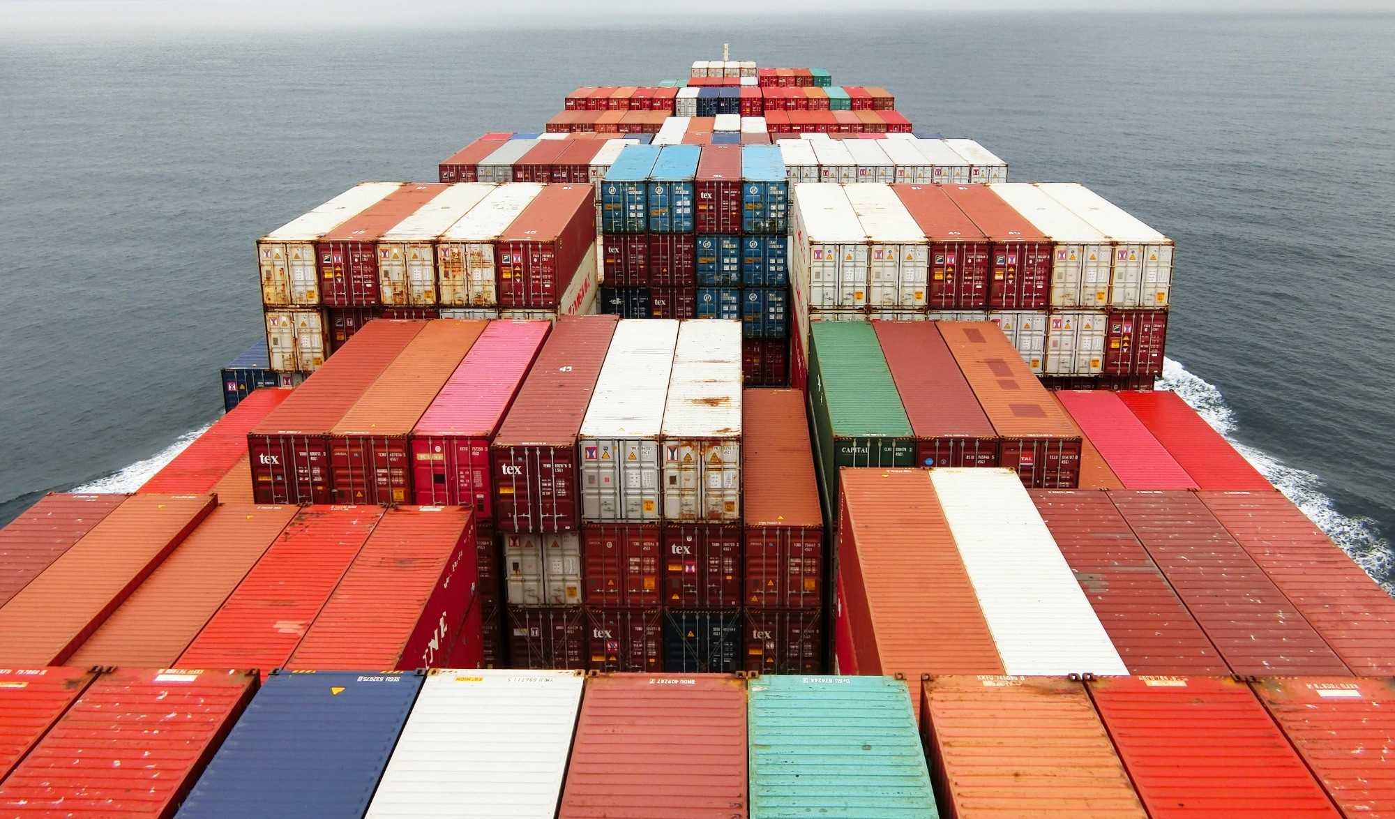 China adds over 100 new container routes this year; foreign trade expected to grow by 6%