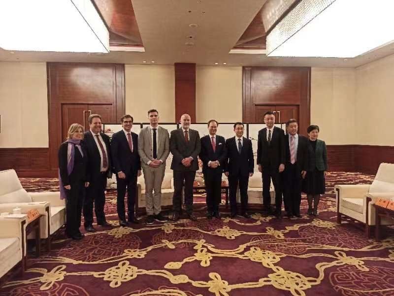 H.E. Ambassador Hoogmartens meets the Mayor of Suzhou, with participation of Flanders-China Chamber of Commerce