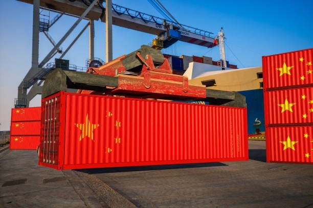 China's exports increased only 0.8% in first eight months, imports down 1.3%