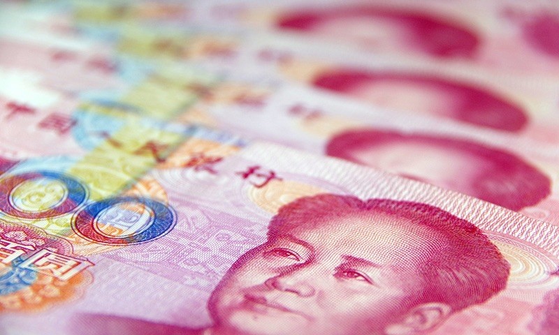 China records foreign investment deficit for the first time