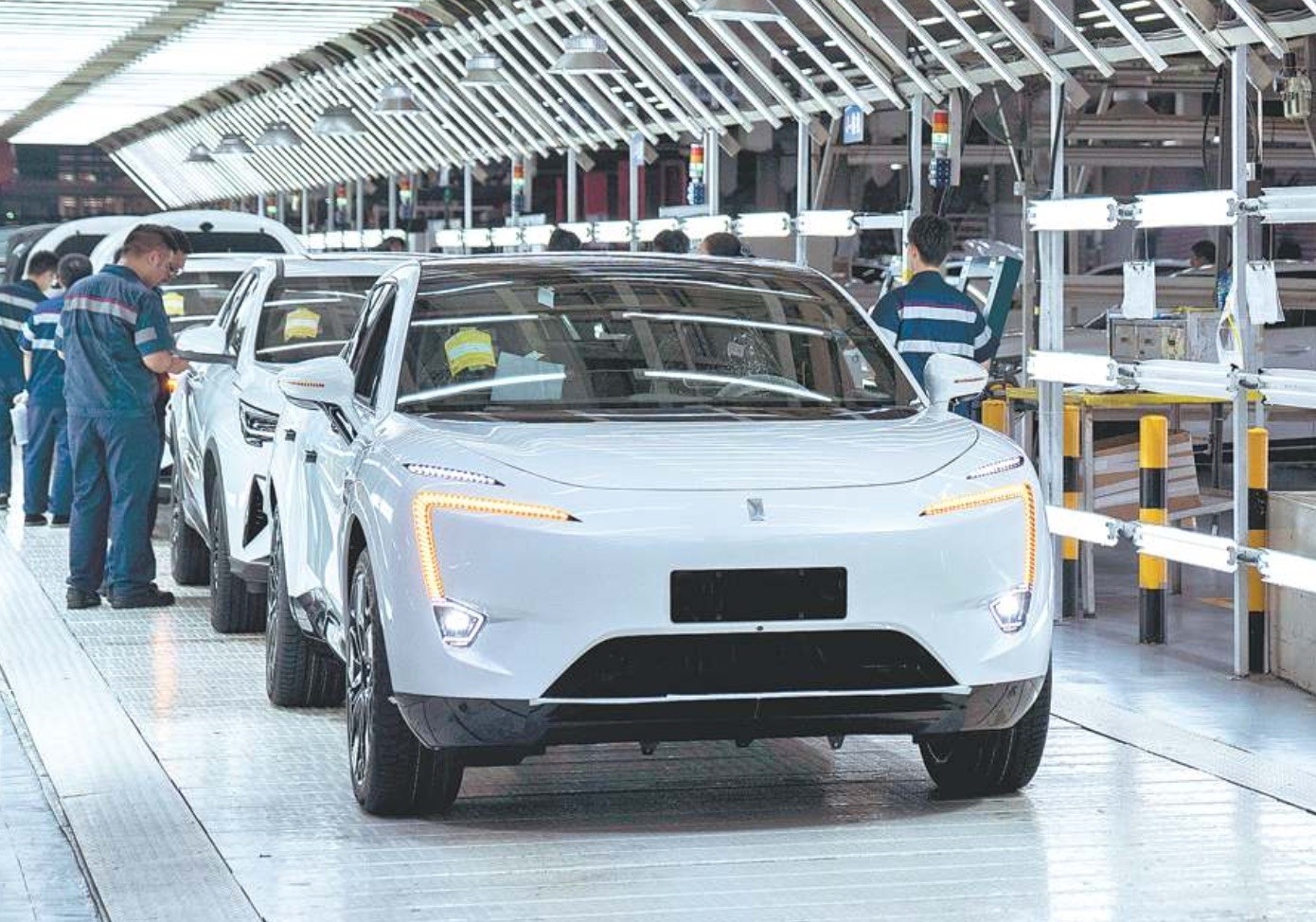 Foreign automakers face pressure from domestic start-ups