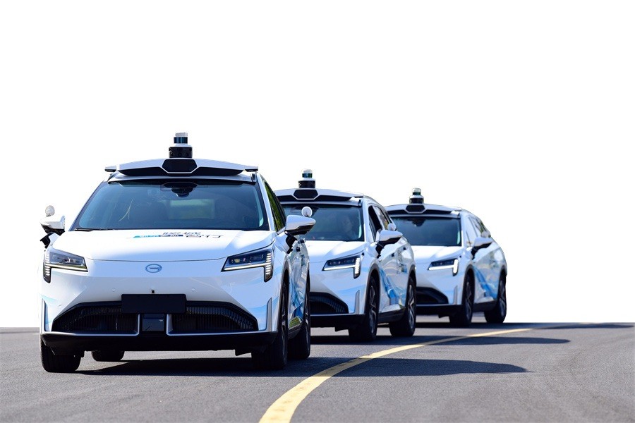 China's autonomous vehicles arriving in the fast lane, despite reports of minor accidents