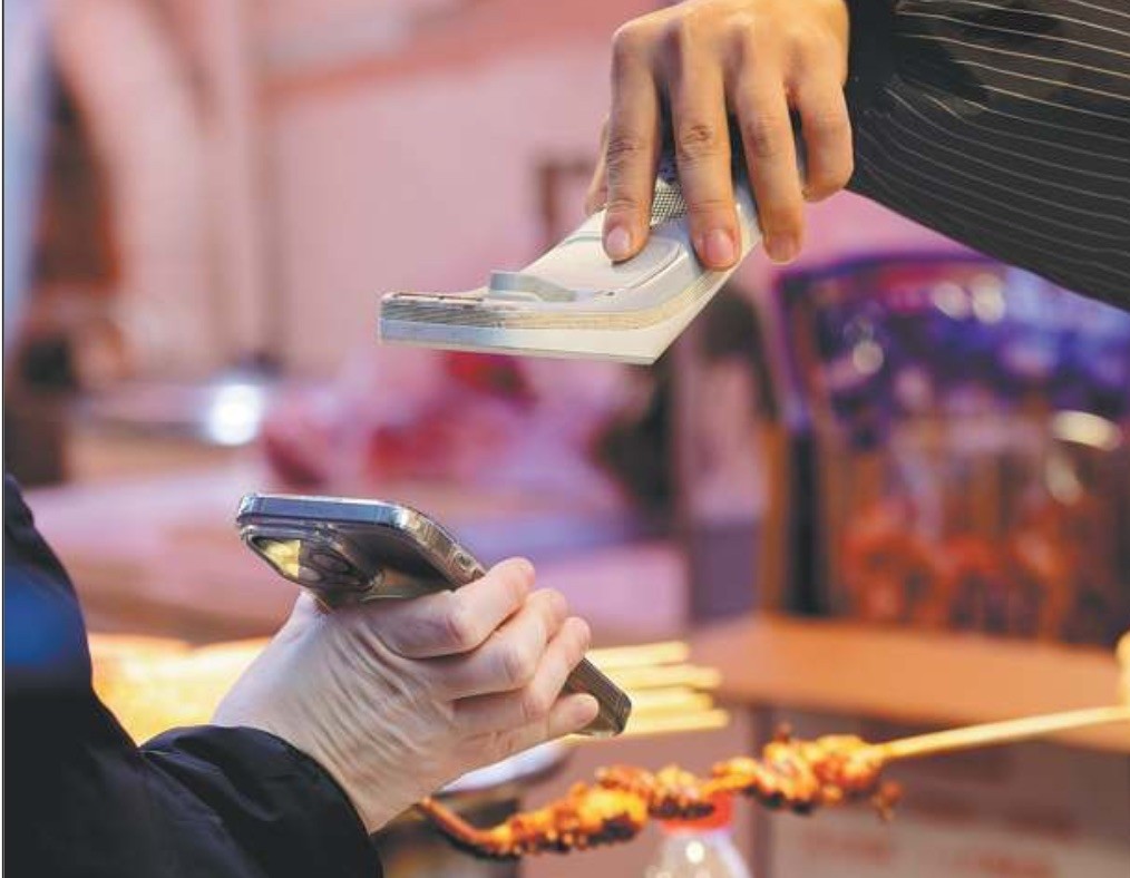Foreigners now enjoy convenience of cashless transactions in China