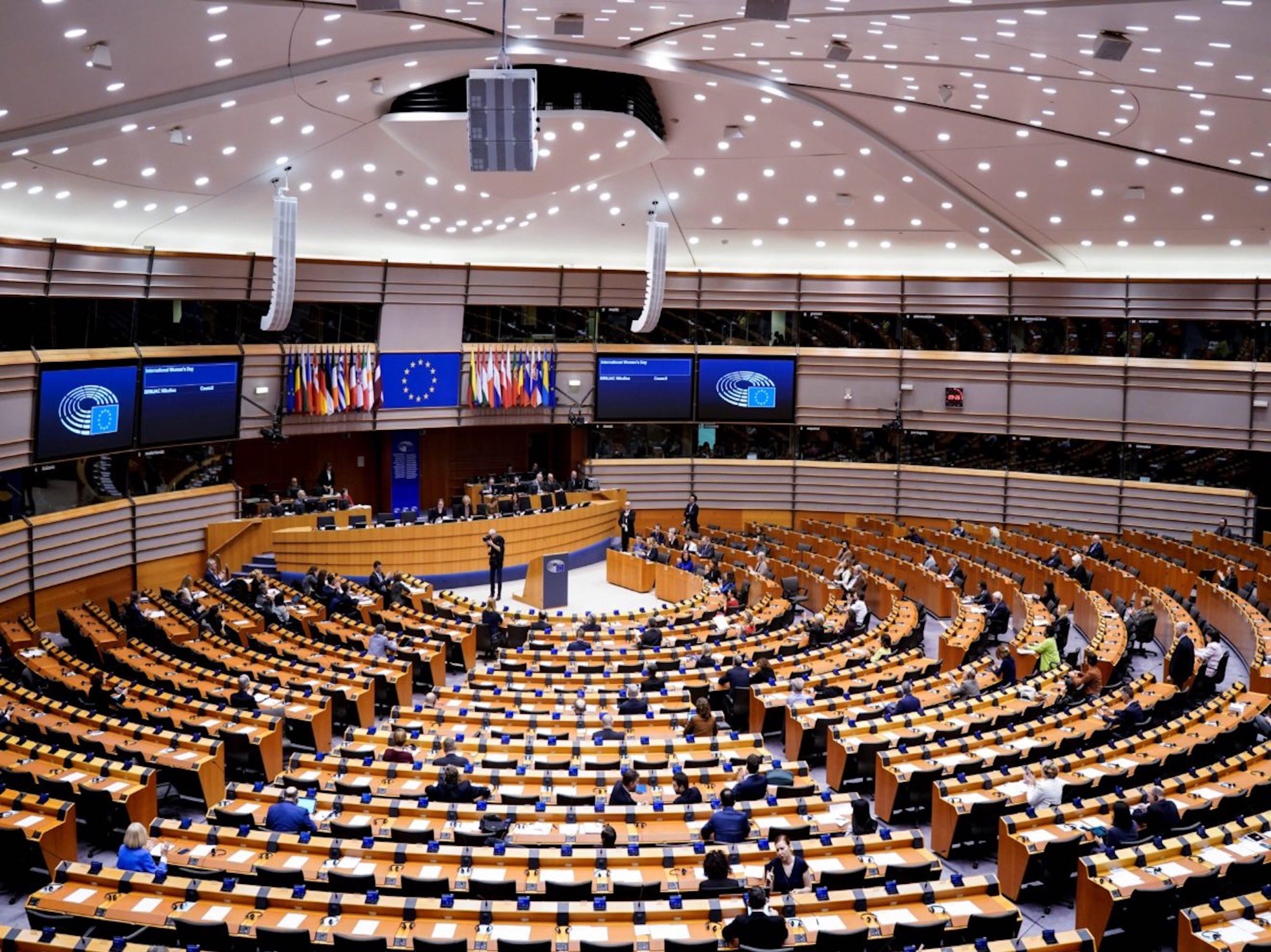 European Parliament votes to freeze ratification of Comprehensive Agreement on Investment