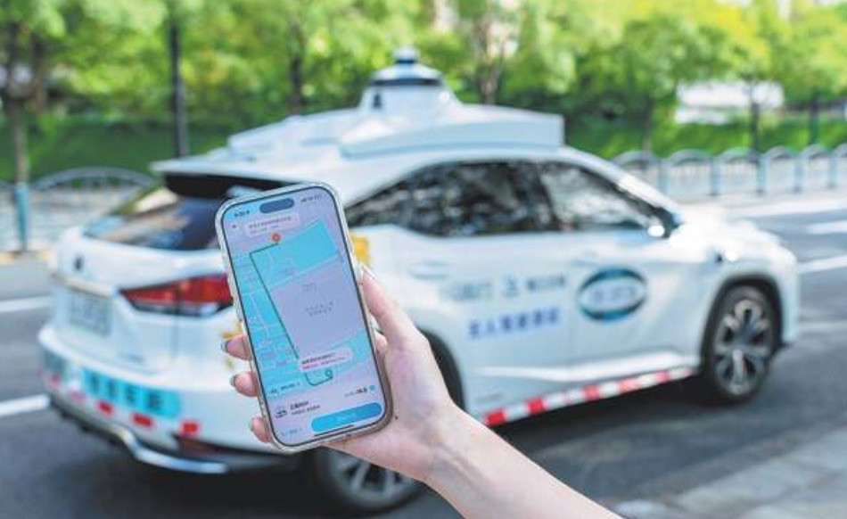 Shanghai sets example for robotaxi services
