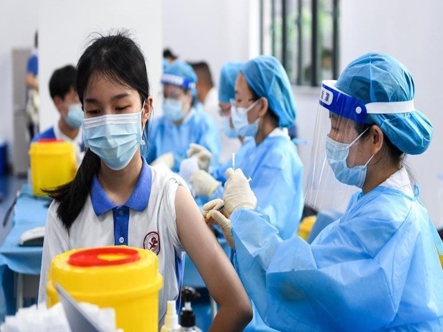 Number of daily locally transmitted Covid-19 cases dropping